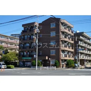 クィーンズタウン【3階】の外観