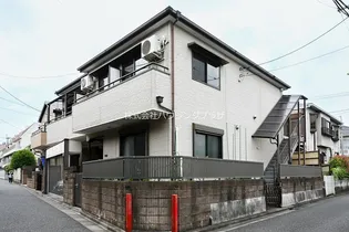 FLEUR【2階】の外観