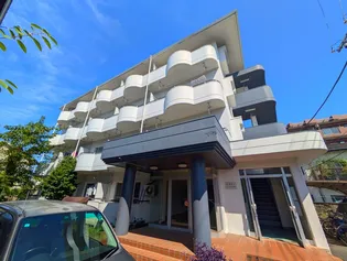 平勲ハイツII号館の外観