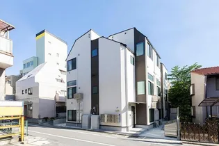 Shanti Casa四谷若葉【1階】の外観