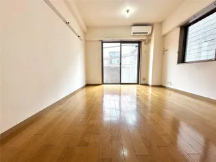 ミノール西麻布【2階】の居間