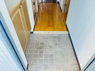 アパルタMarumo【3階】の玄関