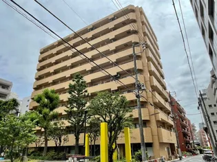 ライオンズマンション新宿東公園【4階】の外観