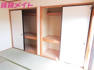 メゾンツインフィールズD【2階】の内装