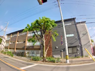 ピースマイルカーサバラ公園【1階】の外観