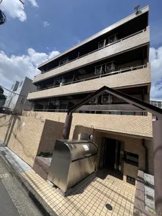 フリービング新宿【3階】の外観
