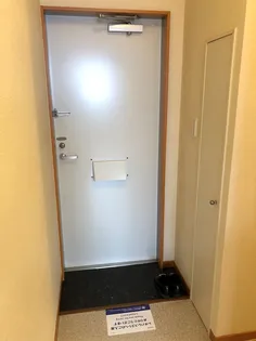 マルブルA【2階】の玄関