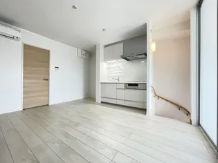 ウィステリア鶴ヶ峰【2階】の居間