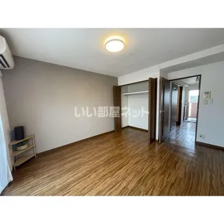 セピアコートIII【1階】の居間