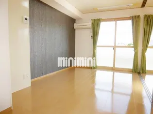 リビングタウン鵜沼C【2階】の居間