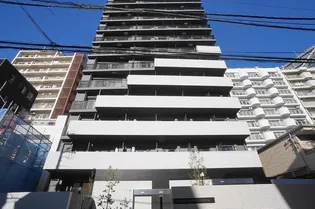 東京都新宿区四谷坂町【マンション】の外観