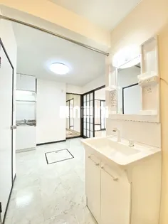 ブエモンジマ【1階】の内装