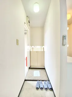 ブエモンジマ【1階】の玄関