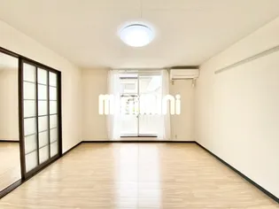 ブエモンジマ【1階】の居間