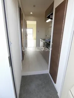 メゾンモンマルトル西古河【4階】の玄関