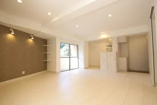 牛田コーポラス【2階】の居間