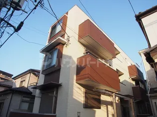 スリーズ【3階】の外観