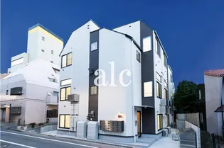 Shanti Casa四谷若葉(シャンティーカーサ)の外観