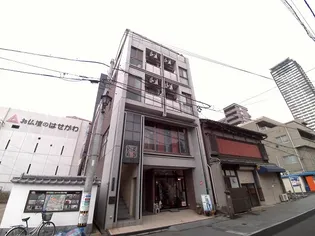 プラスビルの画像