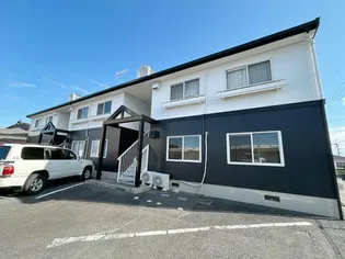 ラークハイツ厚南【1階】の外観