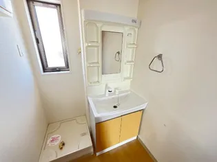 ユニヴァリィ・ハイ【2階】の内装