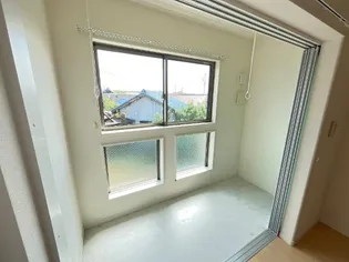 ユニヴァリィ・ハイ【2階】の内装