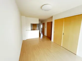 ユニヴァリィ・ハイ【2階】の居間