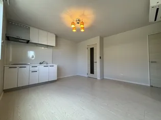 リフージョ粟島【2階】の居間