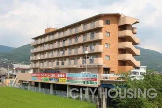 ヴィラ アンソレイエ脇町IIの画像