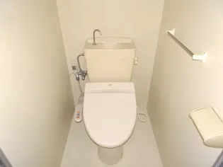 スカイシティSUZUKI【2階】の内装