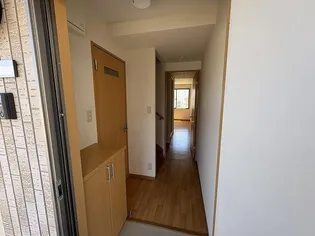 ヘルメスなかの【1階】の玄関