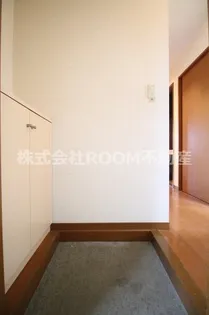 ガーデンTO【2階】の玄関