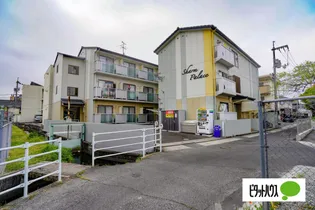 シャルムパレスA【1階】の外観