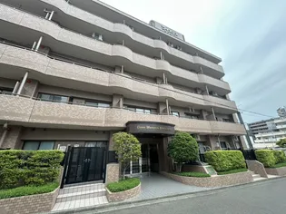 ライオンズマンション二軒茶屋【5階】の外観