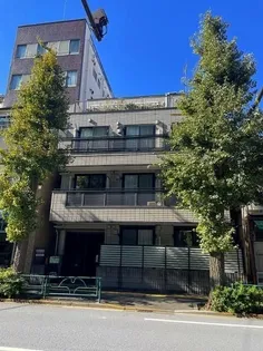 ラボム【2階】の外観