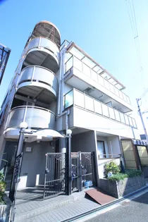 ヴィルヌ-ブ【2階】の外観