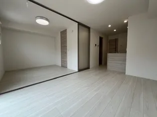 ロイヤルタウン上峰B【1階】の居間