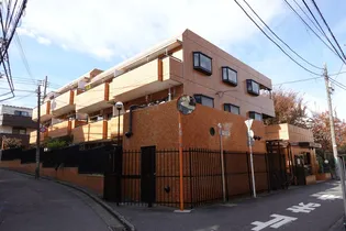 ニックハイム初台第一【3階】の外観