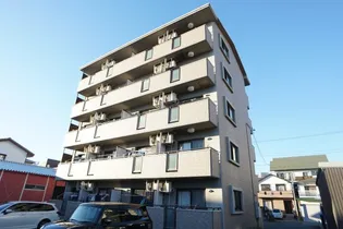 ララ オンディーヌの画像