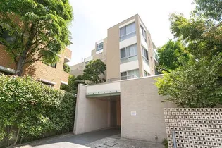 ル・シヤージュ神宮前【2階】の外観