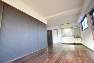 オークヒルズ707【2階】の居間