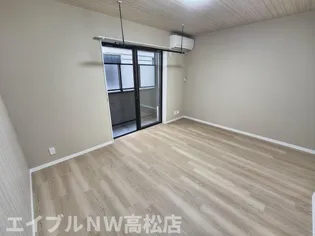 シャリンティア【1階】の居間