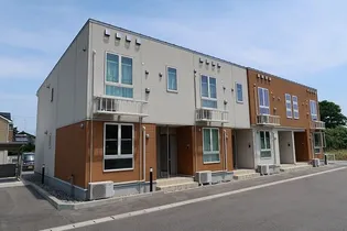 新潟県村上市松喜和【アパート】の外観