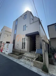レイ レ ラヴィ【1階】の外観