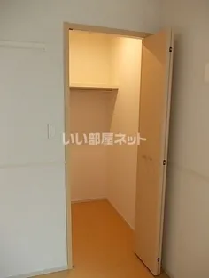 シャトーカルムI【2階】の内装