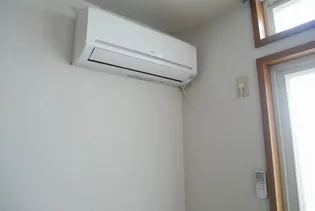 スカイシティSUZUKI【2階】の内装