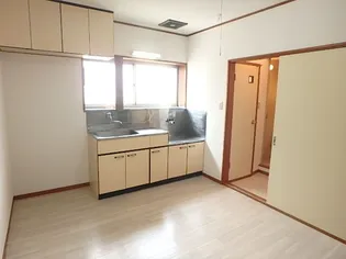 光ハイツ【1階】の居間