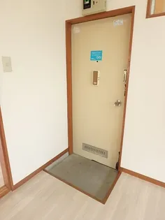 光ハイツ【1階】の玄関
