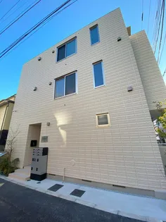 アイ.エス.メジロレジデンス【2階】の外観