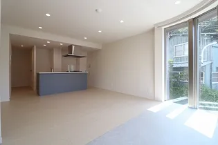 GrandStory西麻布【2階】の居間